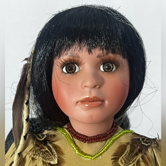 Paradise Galleries Spirit Of Peace Fine Porcelain Doll Indian Pocahontas Inspire - Picture 5 of 10
